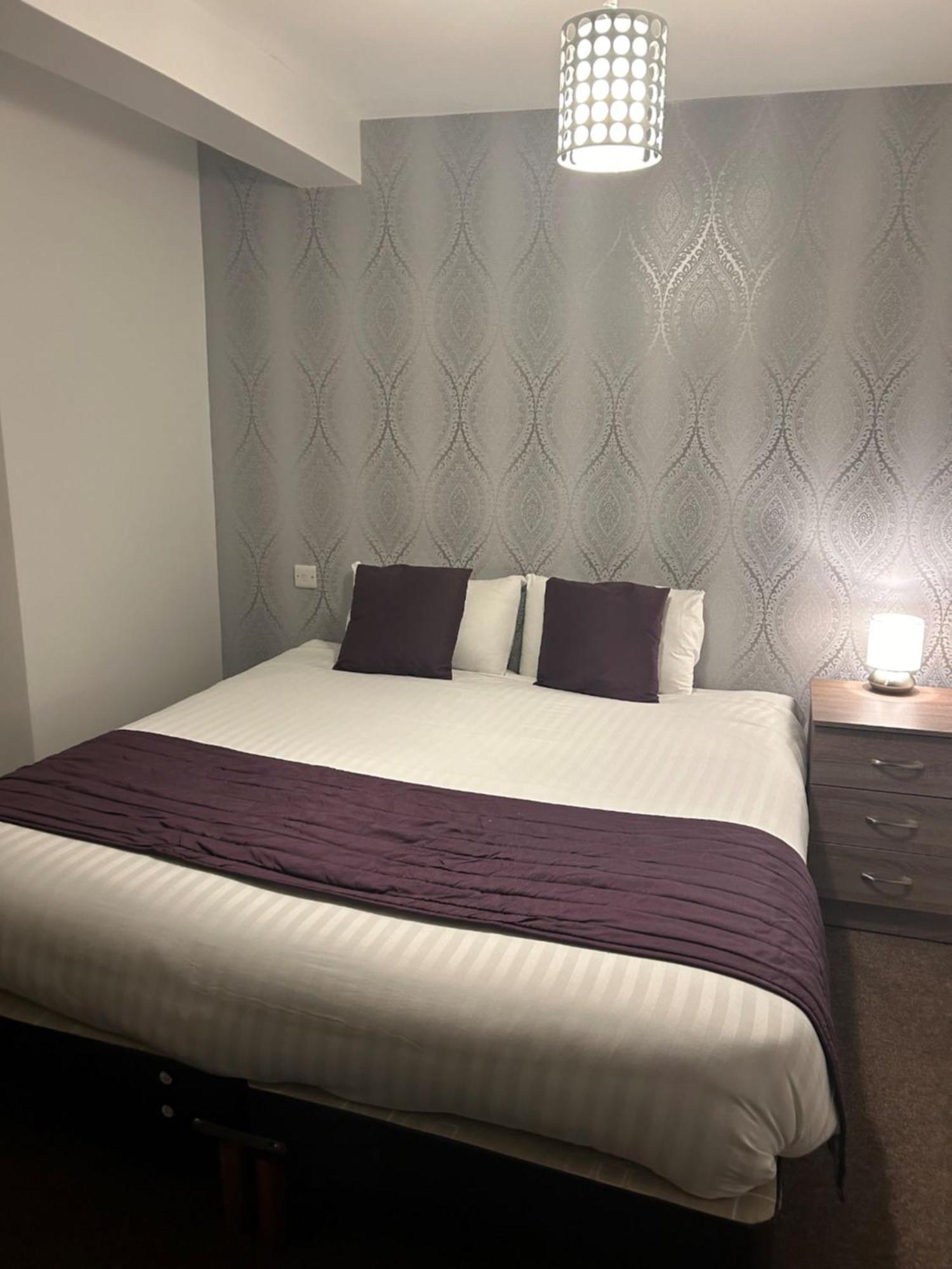 The Palace Buxton & 4*