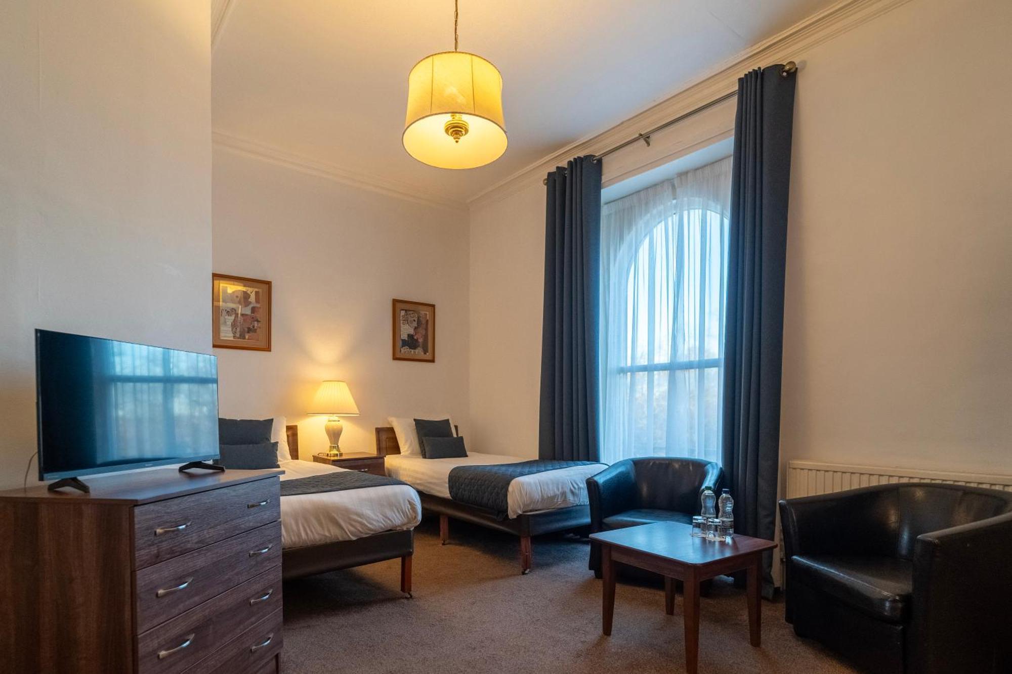 The Palace Buxton & 4* Buxton (Derbyshire)