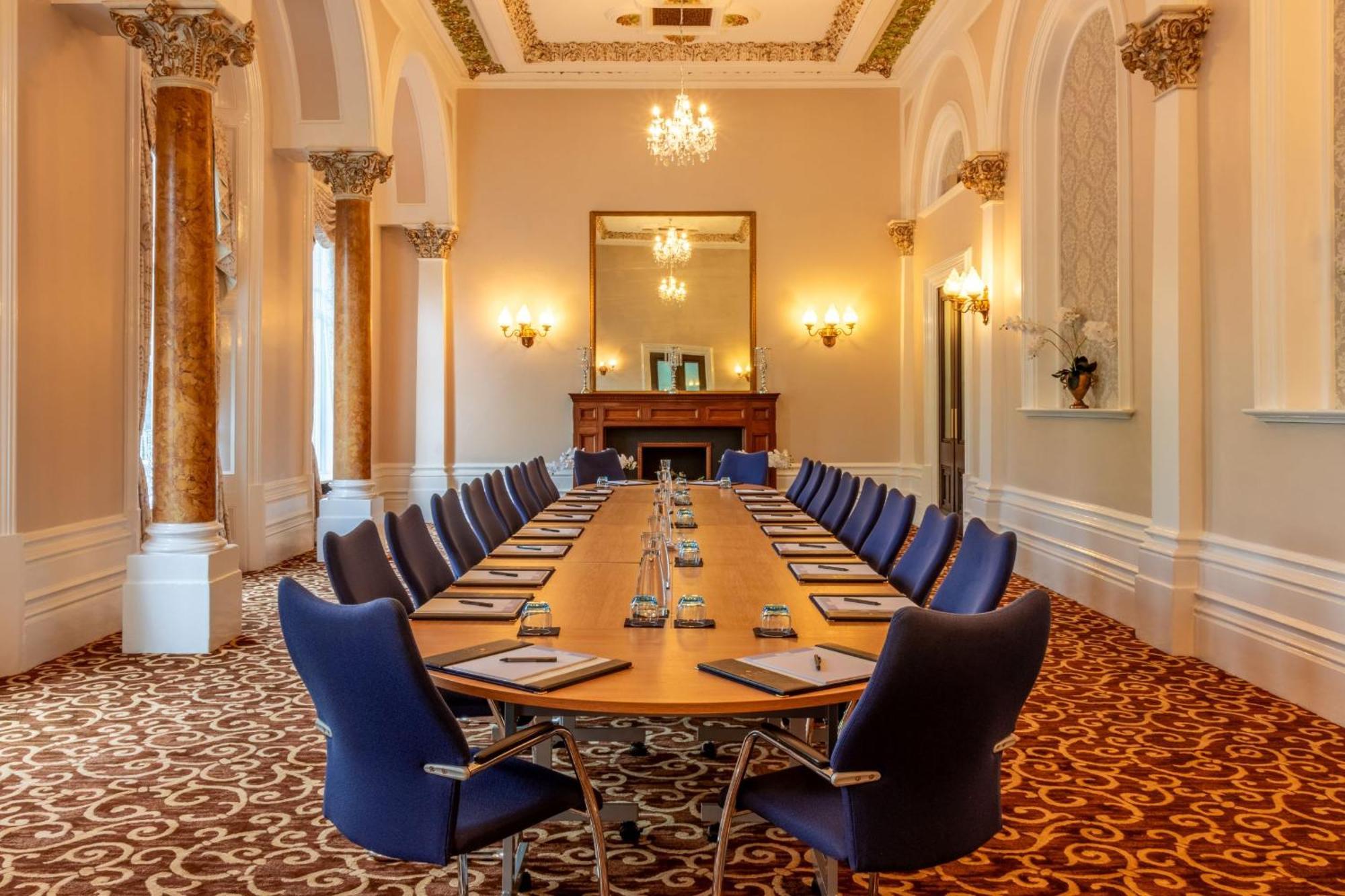 The Palace Buxton & 4*