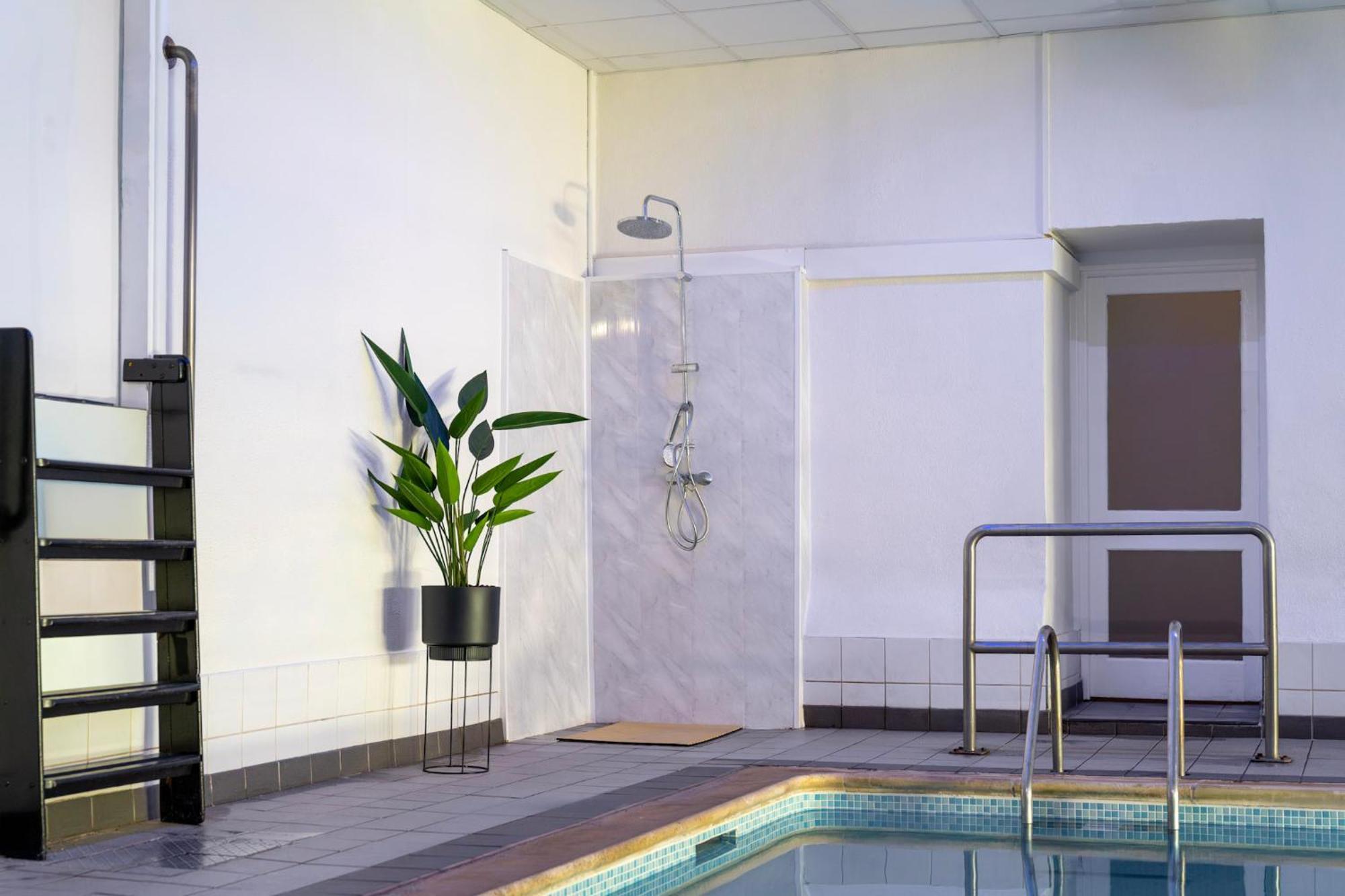 The Palace Buxton & 4*